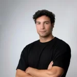 Daniel Kroytor - Featured